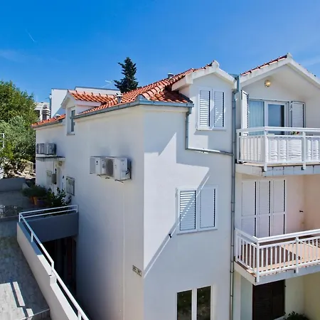 Апартаменты Comfortable Oasis Perfect For 2 Хвар